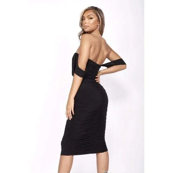 Black Off Shoulder Ruched Bodycon Midi Dress - Picture 5 of 12